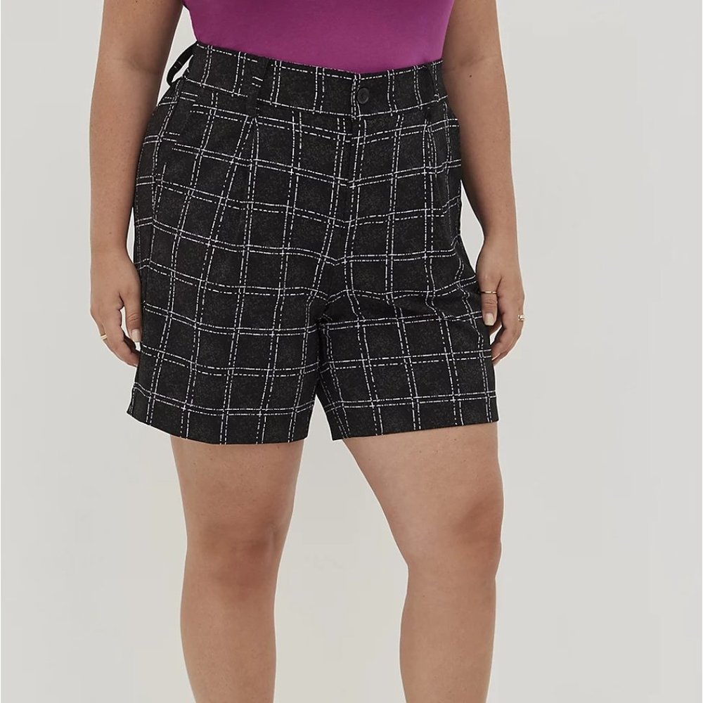 Torrid Size 20 Flat Bermuda Shorts - Crepe Ink Dot Plaid Black W/ Purple Stripes